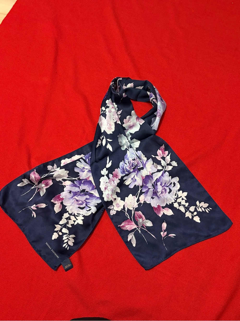 Elegant Brooks Brothers  Navy Floral 100% Silk Scarf - Women's Accessory 54”x11”